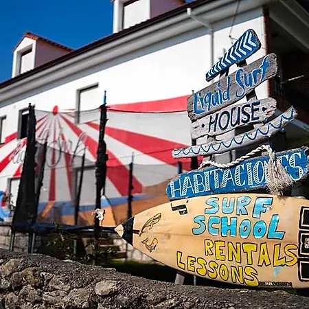 Liquid Surfhouse Hotel Carriazo